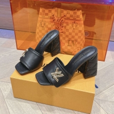 Louis Vuitton Slippers